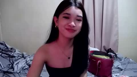 Snapshot of tyladine chatting on 10/01/25, 05:57 tyladine online show from 10/01/25, 05:57