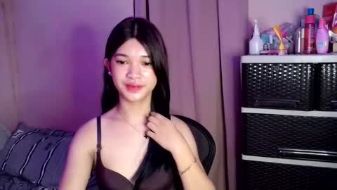 Snapshot of tyladine chatting on 10/06/25, 07:55 tyladine online show from 10/06/25, 07:55