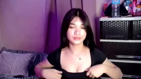 Snapshot of tyladine chatting on 10/07/25, 11:40 tyladine online show from 10/07/25, 11:40