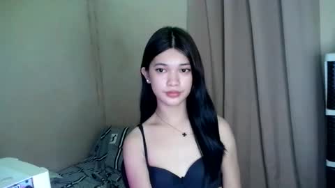 Snapshot of tyladine chatting on 10/11/25, 02:00 tyladine online show from 10/11/25, 02:00