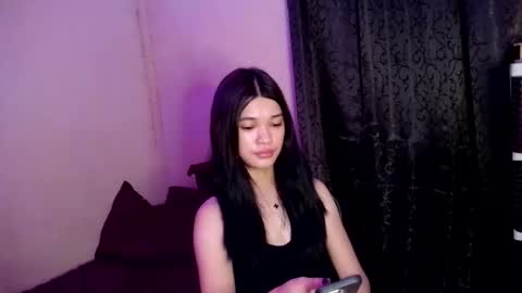 Snapshot of tyladine chatting on 10/17/25, 08:28 tyladine online show from 10/17/25, 08:28