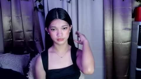 Snapshot of tyladine chatting on 11/07/25, 11:43 tyladine online show from 11/07/25, 11:43