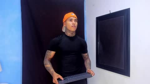 tyler_bell_ online show from 05/05/26, 03:14