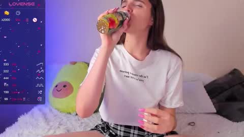 Snapshot of tyler_ema chatting on 11/23/25, 07:35 Ema online show from 11/23/25, 07:35