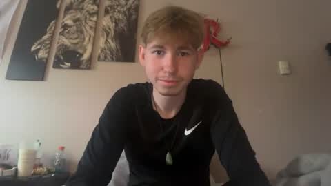 Snapshot of tyler_fox0 chatting on 07/26/26, 02:31 tyler_fox0 online show from 07/26/26, 02:31