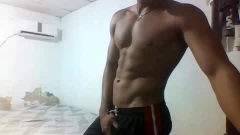 Snapshot of tyler_gold823 chatting on 02/03/25, 01:51 Tyler online show from 02/03/25, 01:51