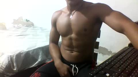 Snapshot of tyler_gold823 chatting on 02/03/25, 04:52 Tyler online show from 02/03/25, 04:52