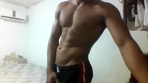 Snapshot of tyler_gold823 chatting on 02/04/25, 01:59 Tyler online show from 02/04/25, 01:59