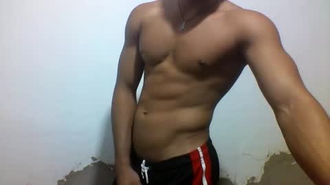 Snapshot of tyler_gold823 chatting on 02/13/25, 01:15 Tyler online show from 02/13/25, 01:15