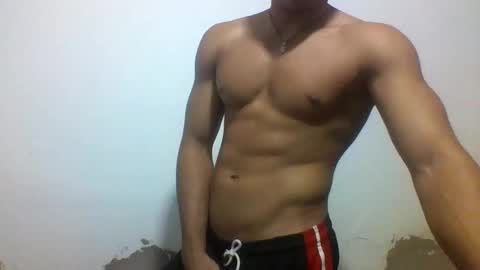 Snapshot of tyler_gold823 chatting on 02/16/25, 01:05 Tyler online show from 02/16/25, 01:05