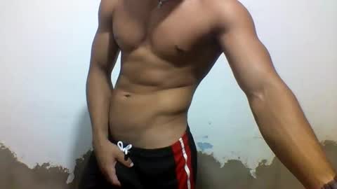 Snapshot of tyler_gold823 chatting on 02/19/25, 04:44 Tyler online show from 02/19/25, 04:44