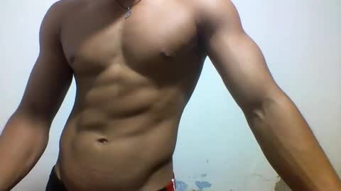 Snapshot of tyler_gold823 chatting on 02/20/25, 01:19 Tyler online show from 02/20/25, 01:19