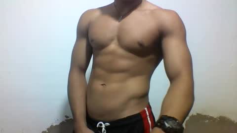 Snapshot of tyler_gold823 chatting on 03/01/25, 02:02 Tyler online show from 03/01/25, 02:02