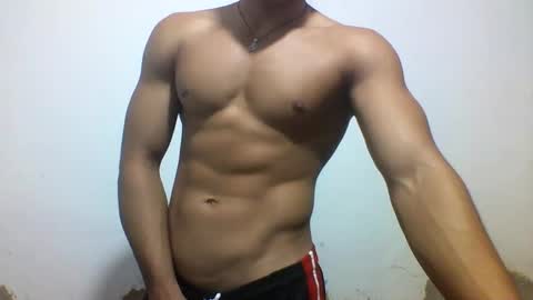 Snapshot of tyler_gold823 chatting on 03/03/25, 01:42 Tyler online show from 03/03/25, 01:42