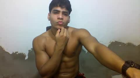 Snapshot of tyler_gold823 chatting on 03/07/25, 04:55 Tyler online show from 03/07/25, 04:55