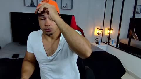 tyler_hank1 online show from 01/14/25, 02:29