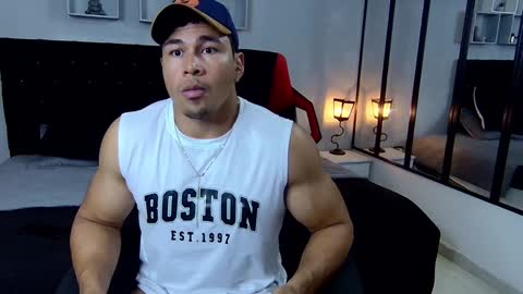 tyler_hank1 online show from 01/30/25, 09:04