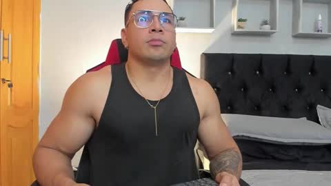 tyler_hank1 online show from 03/27/26, 01:33