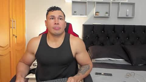 tyler_hank1 online show from 03/29/26, 07:14