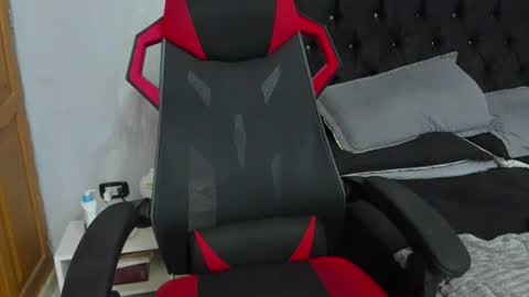 tyler_hank1 online show from 07/15/26, 10:37