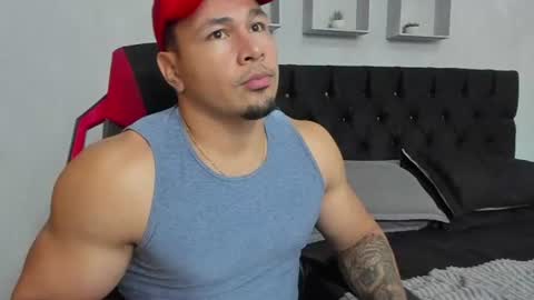 tyler_hank1 online show from 07/19/26, 12:14