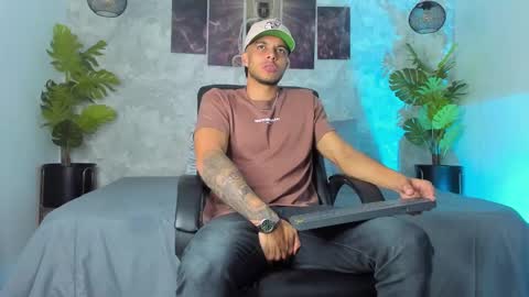 Snapshot of tyler_jonnes chatting on 12/31/24, 05:51 Tyler online show from 12/31/24, 05:51