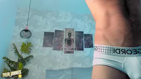 Snapshot of tyler_jonnes chatting on 02/17/25, 04:20 Tyler online show from 02/17/25, 04:20