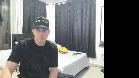 Snapshot of tyler_scotts2323 chatting on 12/15/25, 01:32 tyler_scotts2323 online show from 12/15/25, 01:32