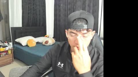 Snapshot of tyler_scotts2323 chatting on 12/16/25, 02:05 tyler_scotts2323 online show from 12/16/25, 02:05