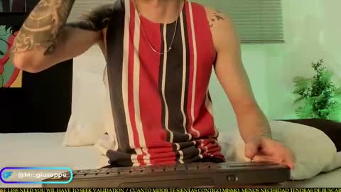 Snapshot of tylergiuseppe_ chatting on 09/14/25, 12:32 tylergiuseppe_ online show from 09/14/25, 12:32