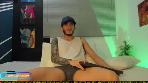 tylergiuseppe_ online show from 02/06/26, 02:27