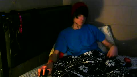 Snapshot of tylerlee199169 chatting on 12/03/24, 06:17 Tyler online show from 12/03/24, 06:17