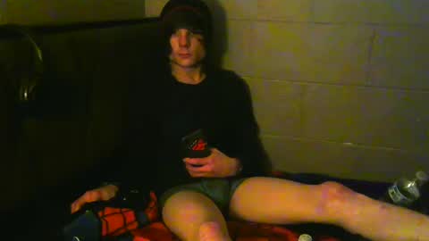 Snapshot of tylerlee199169 chatting on 03/02/25, 10:35 Tyler online show from 03/02/25, 10:35