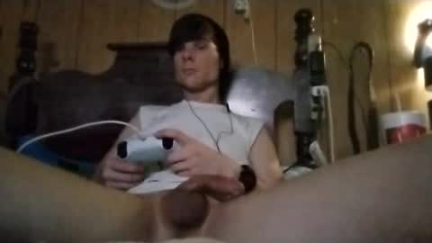 Snapshot of tylerlee199169 chatting on 11/19/25, 04:29 Tyler online show from 11/19/25, 04:29