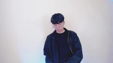 Snapshot of tylhugedoom chatting on 01/18/25, 02:23 Tylhugedoom online show from 01/18/25, 02:23