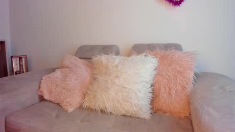 Snapshot of tylla__ chatting on 02/24/26, 05:05 tylla__ online show from 02/24/26, 05:05