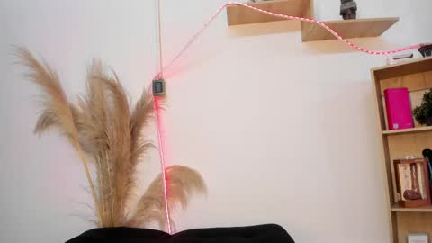 Snapshot of tylla__ chatting on 04/27/26, 08:56 tylla__ online show from 04/27/26, 08:56