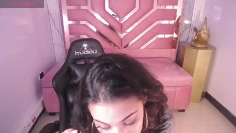 Snapshot of tyna_ch chatting on 12/13/24, 04:49 TYNA online show from 12/13/24, 04:49