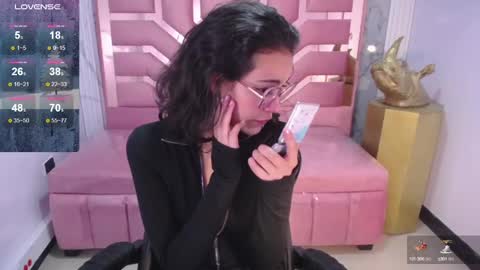 Snapshot of tyna_ch chatting on 12/27/24, 08:07 TYNA online show from 12/27/24, 08:07