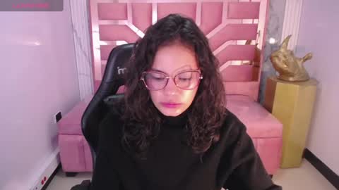 Snapshot of tyna_ch chatting on 01/03/25, 04:16 TYNA online show from 01/03/25, 04:16