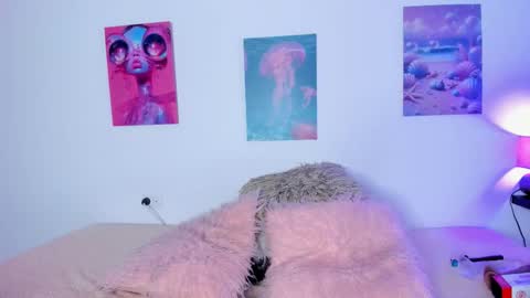 tyra   online show from 10/23/25, 03:06