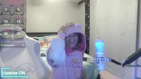 Snapshot of tyra_liana chatting on 02/05/25, 06:56 Tyra Liana online show from 02/05/25, 06:56