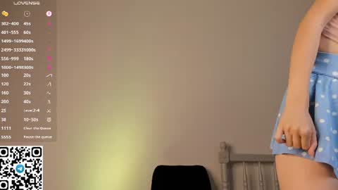 Snapshot of tyty_pupu chatting on 06/18/26, 08:02 Christine 3 Next broadcast tomorrow at 2100 GMT 5 online show from 06/18/26, 08:02