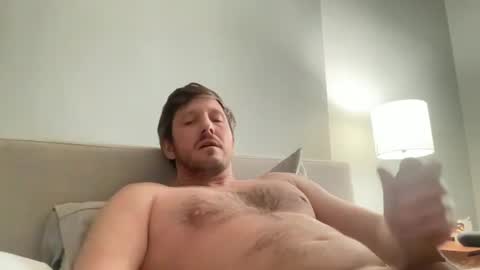 Snapshot of u28005 chatting on 12/16/24, 06:16 u28005 online show from 12/16/24, 06:16