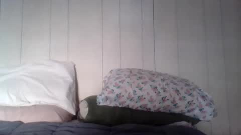 Snapshot of u_caught_us chatting on 02/01/25, 01:41 u_caught_us online show from 02/01/25, 01:41