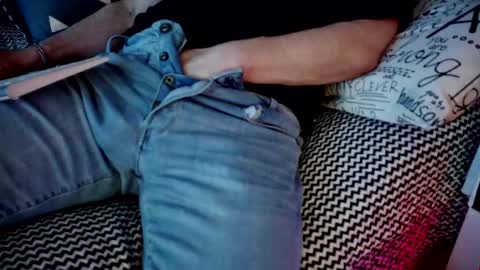 Snapshot of ucez2play chatting on 03/01/25, 03:32 Daddy online show from 03/01/25, 03:32