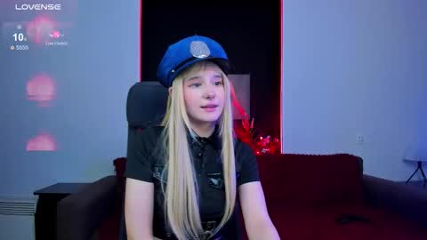 Snapshot of uco_mon chatting on 09/27/25, 03:00 Uco online show from 09/27/25, 03:00