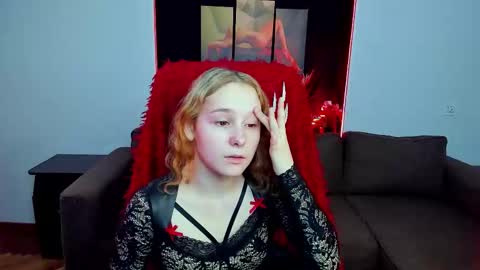 Snapshot of uco_mon chatting on 10/28/25, 03:04 Uco online show from 10/28/25, 03:04