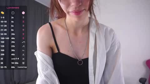 Snapshot of udelaborom chatting on 05/24/26, 05:29 Lili online show from 05/24/26, 05:29