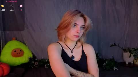 Polly online show from 12/16/25, 03:17